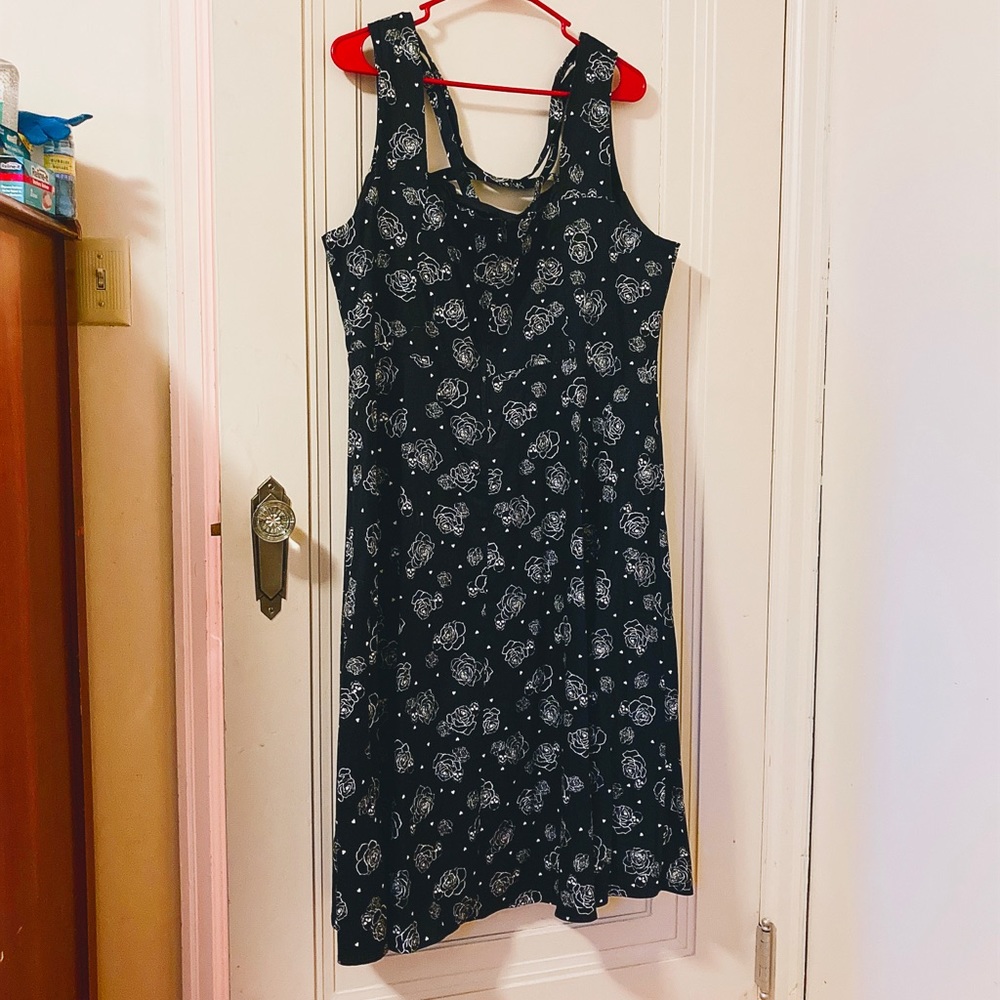 Torrid dress black with white roses